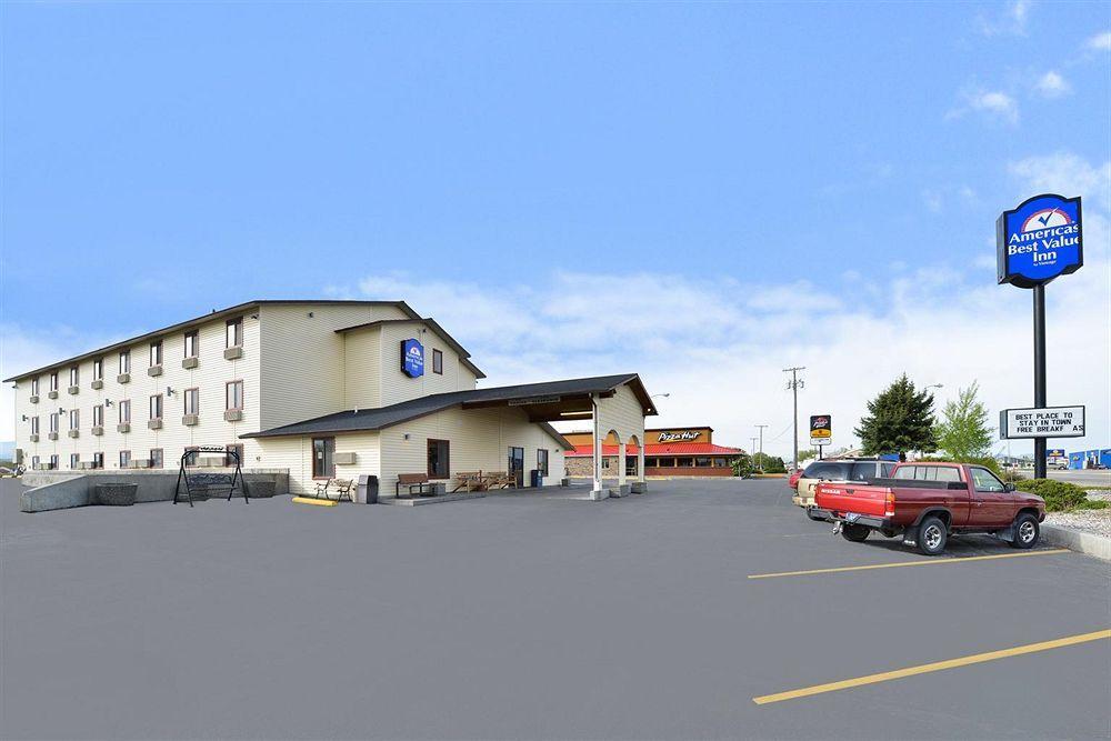 Super 8 By Wyndham Dillon Motel Exterior foto